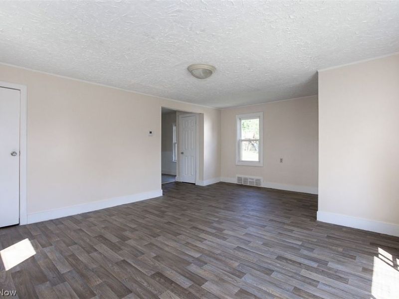 12827 Fruitside Road, Garfield Heights, OH 44125 Photo 7
