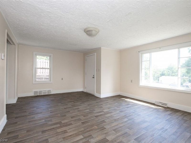 12827 Fruitside Road, Garfield Heights, OH 44125 Photo 8