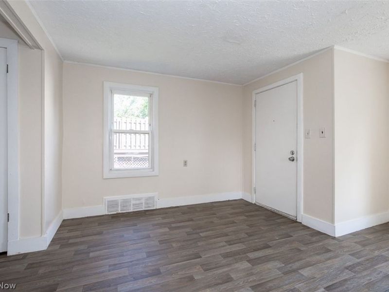 12827 Fruitside Road, Garfield Heights, OH 44125 Photo 9