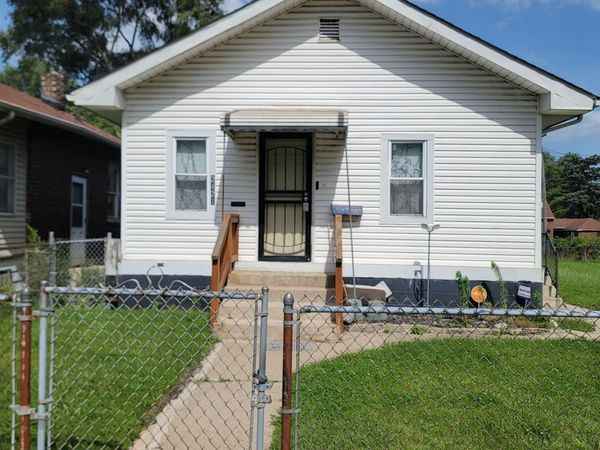 2421 Monroe Street , Gary, IN 46407