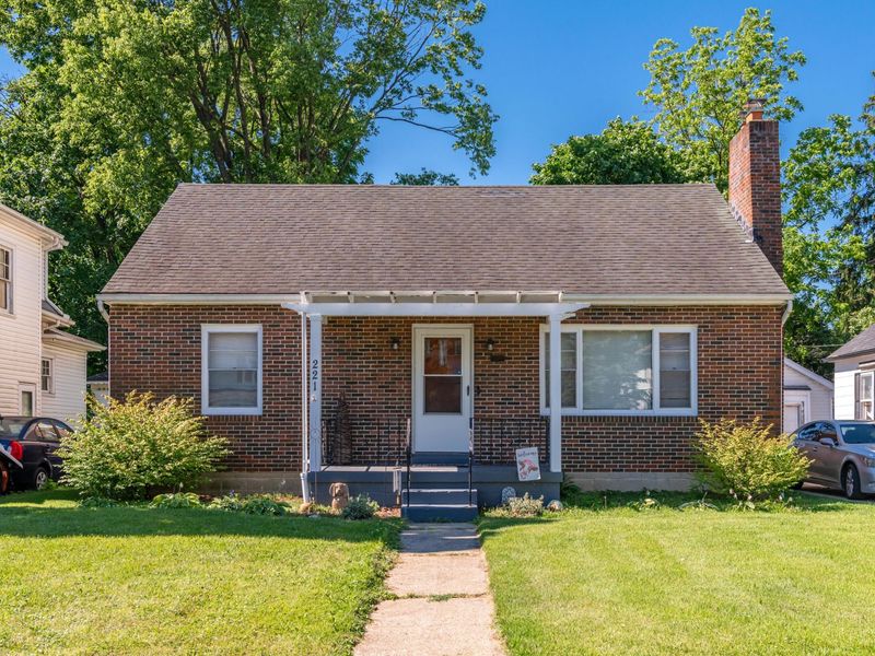 221 W Parkwood Avenue, Springfield, OH 45506 Photo 1