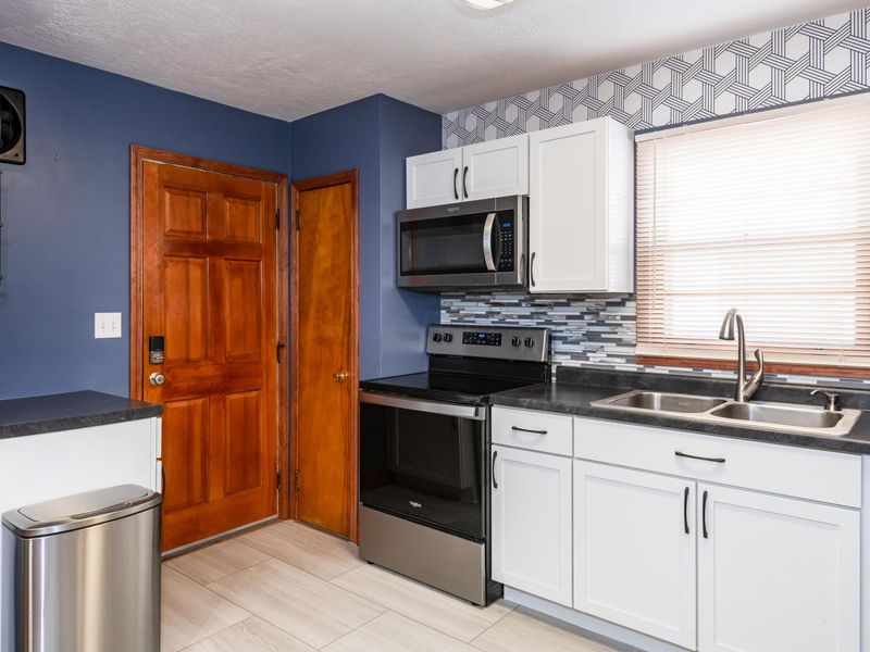 221 W Parkwood Avenue, Springfield, OH 45506 Photo 12