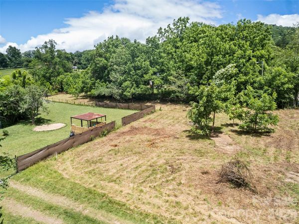 9999 Lollis Road , Candler, NC 28715