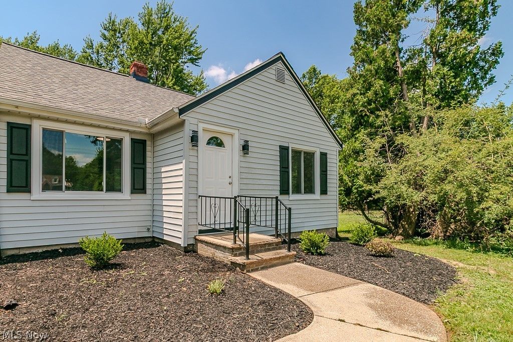 2986 Bishop Road, Willoughby Hills, OH 44092 Main Photo