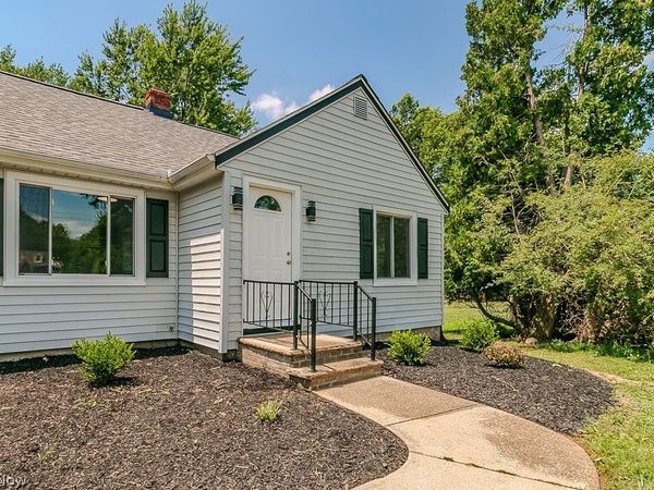 2986 Bishop Road, Willoughby Hills, OH 44092
