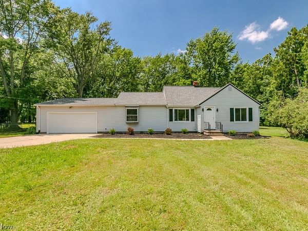 2986 Bishop Road, Willoughby Hills, OH 44092