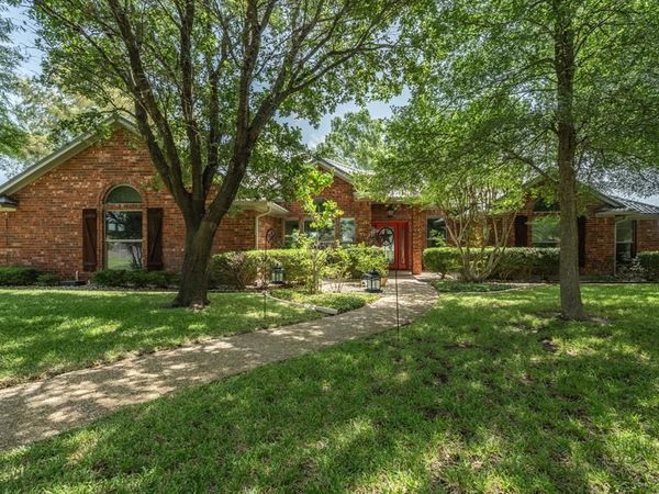 716 Retoma Park Drive , Robinson, TX 76706
