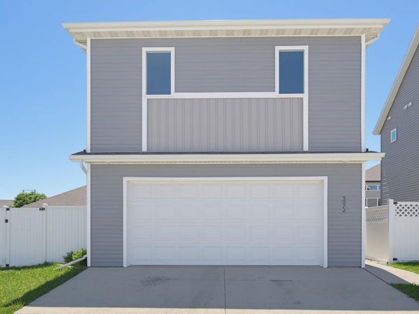 5072 43rd Avenue S, Fargo, ND 58104