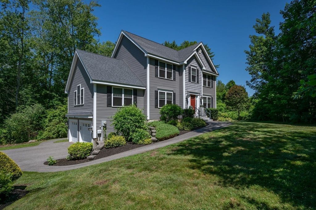 7 N Salem Rd Hampstead, NH 03841