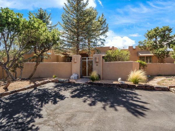 25 Bluestem Drive, Santa Fe, NM 87506