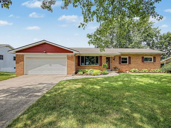 513 Stone Ridge Drive, Lansing, MI 48917