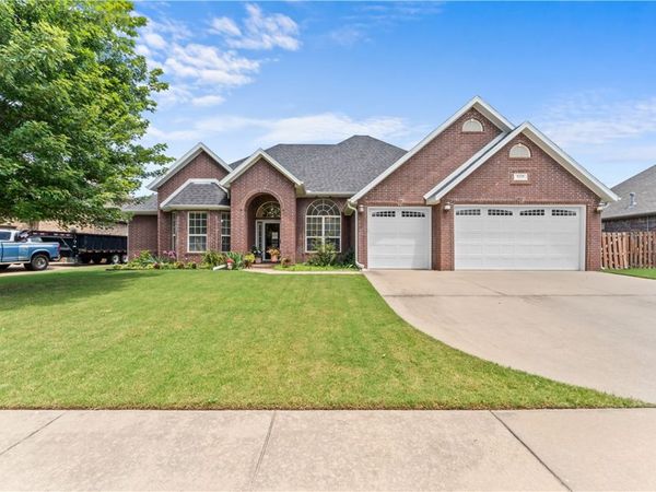 4376 W Wedge Drive, Fayetteville, AR 72704