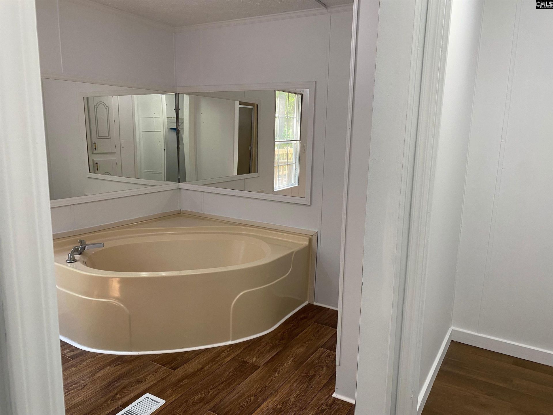 644 Pine Grove Road Photo 17