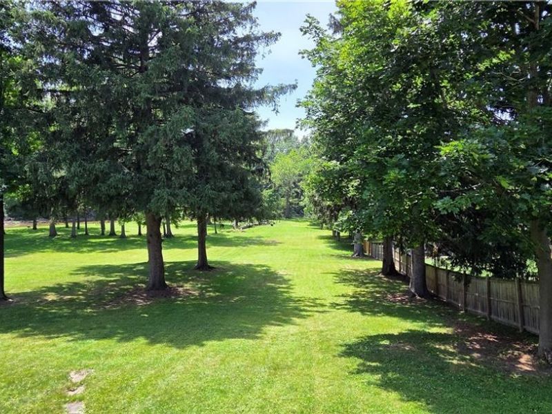 9964 E River Road, Elyria, OH 44035 Photo 4