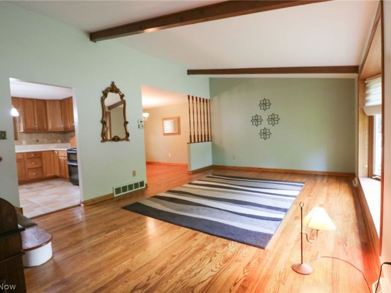 7329 Nethersole Drive, Middleburg Heights, OH 44130 Photo 4