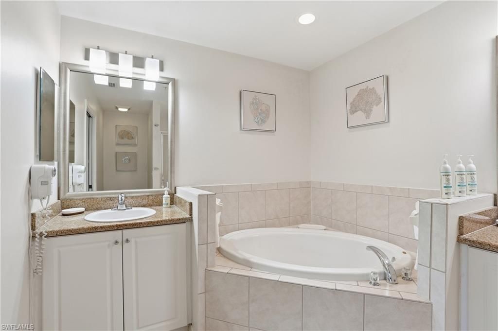 7920 Mahogany Run Ln, Unit 1015, Naples, FL 34113 Photo
