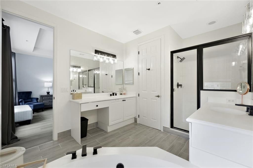 1430 Mariposa Cir, Unit 102, Naples, FL 34105 Photo