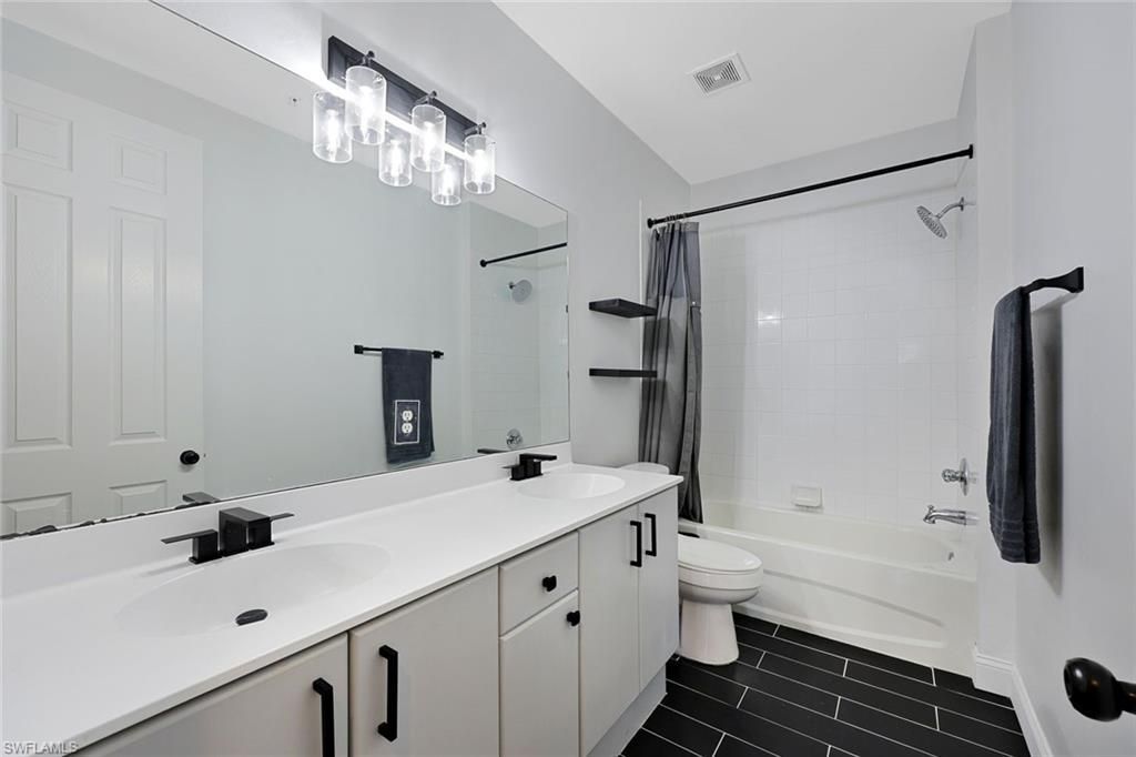1430 Mariposa Cir, Unit 102, Naples, FL 34105 Photo
