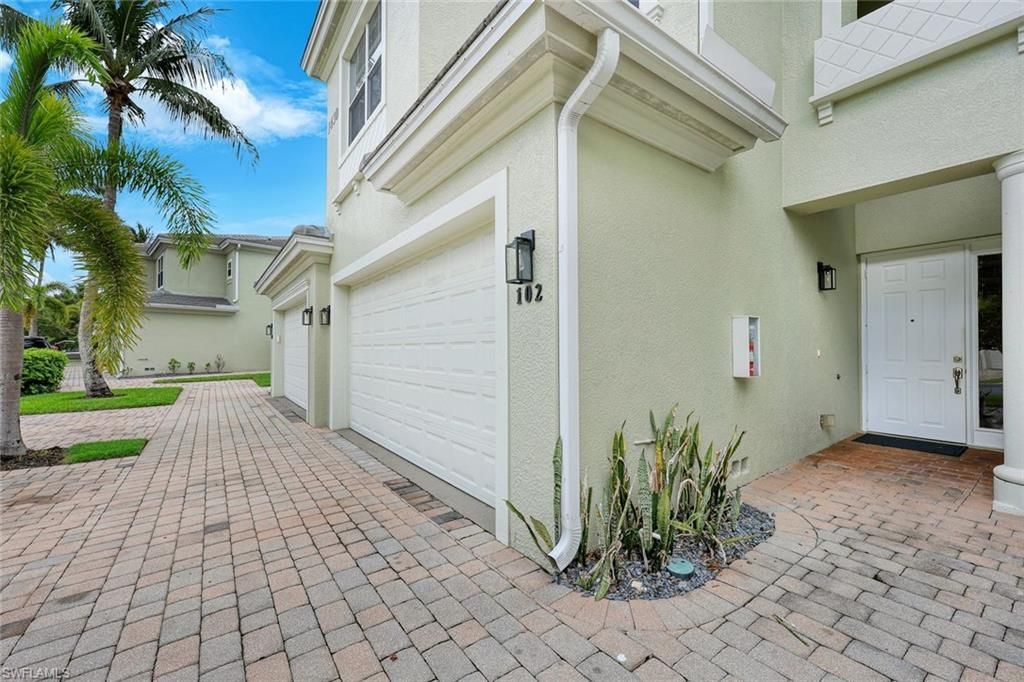 1430 Mariposa Cir, Unit 102, Naples, FL 34105 Photo