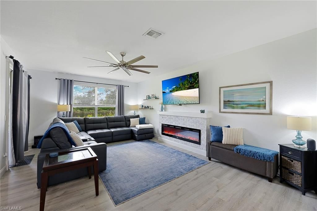 1430 Mariposa Cir, Unit 102, Naples, FL 34105 Photo