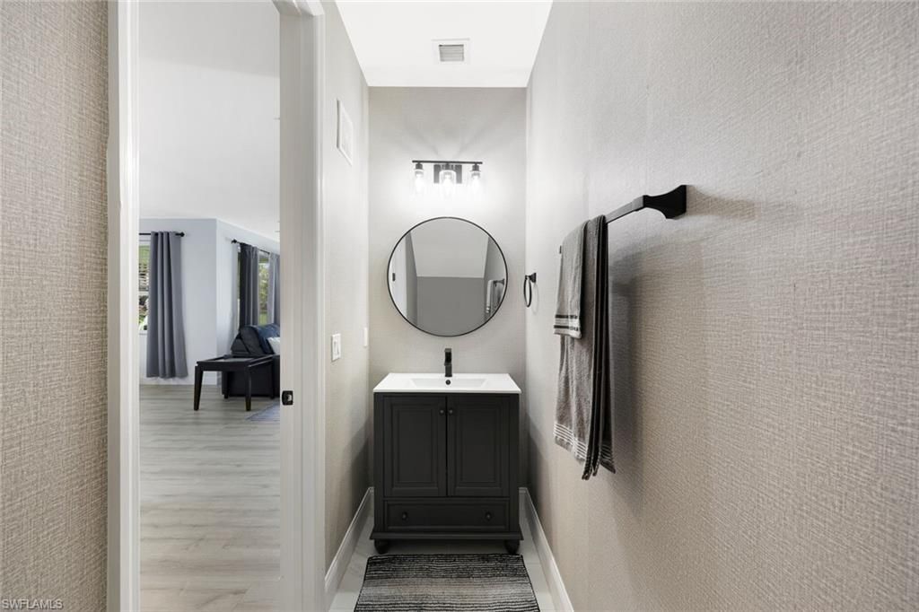 1430 Mariposa Cir, Unit 102, Naples, FL 34105 Photo