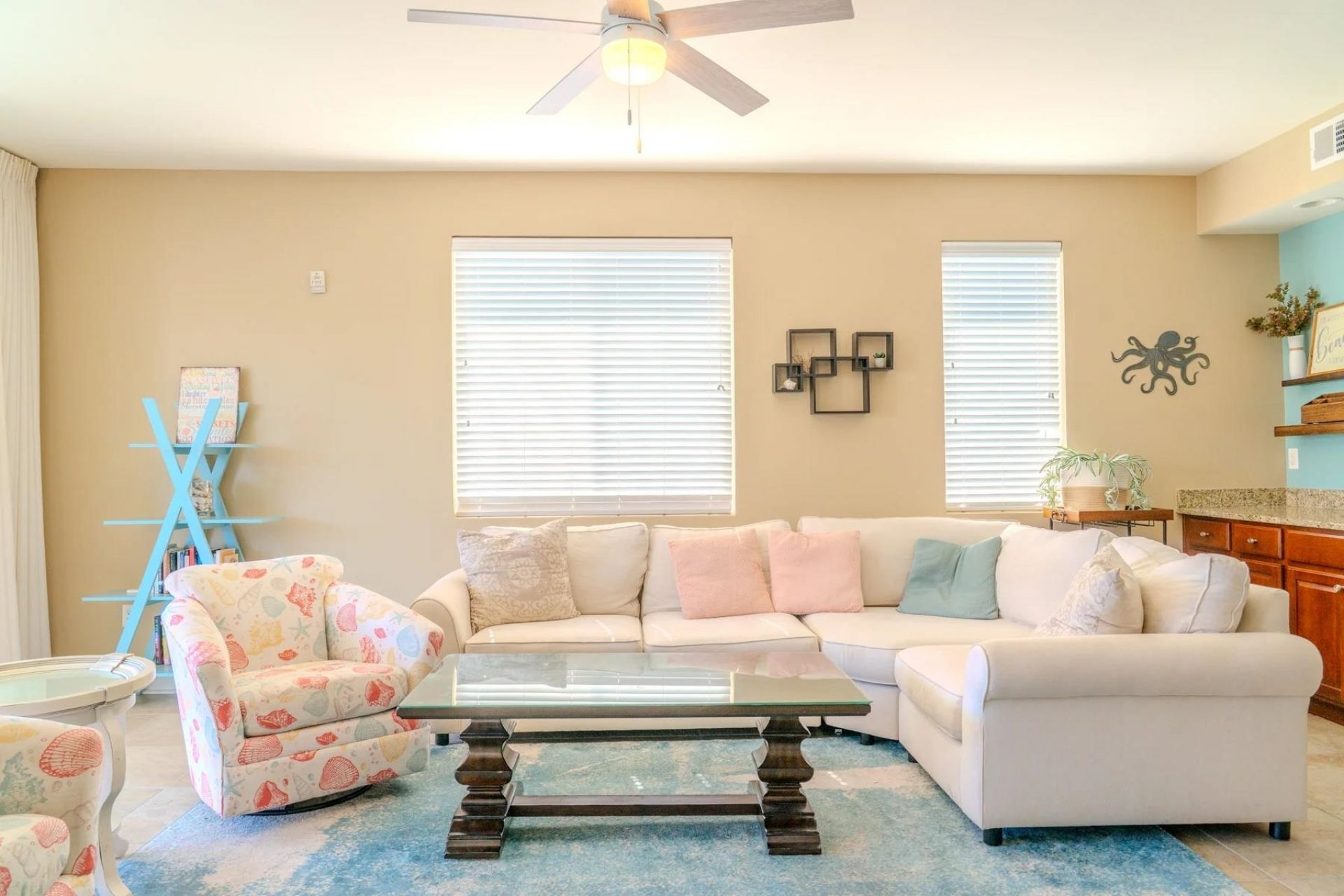 4604 Ocean Blvd.  Photo 8