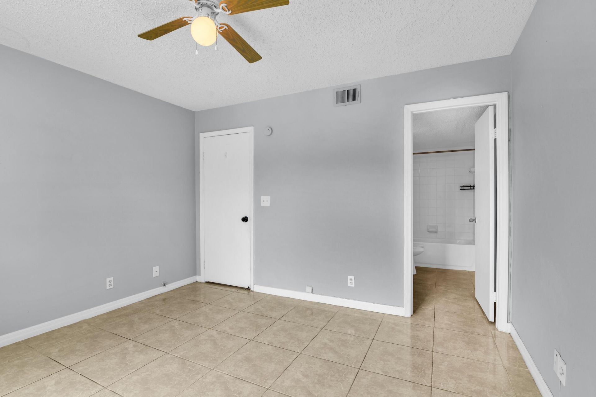 3995 W Mcnab Road, Unit B205, Pompano Beach, FL 33069 Photo