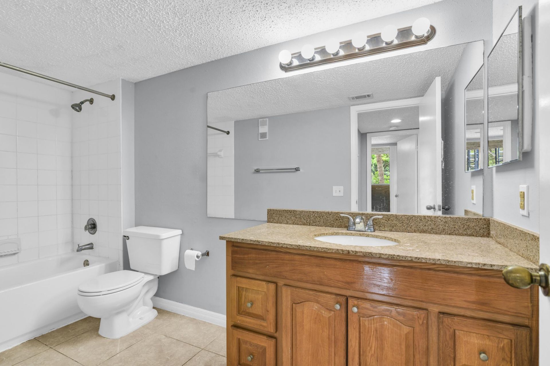 3995 W Mcnab Road, Unit B205, Pompano Beach, FL 33069 Photo