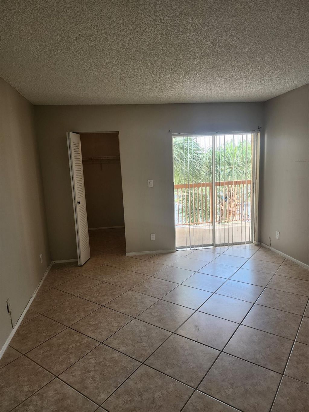 7630 Westwood Drive, Unit 328, Tamarac, FL 33321 Photo