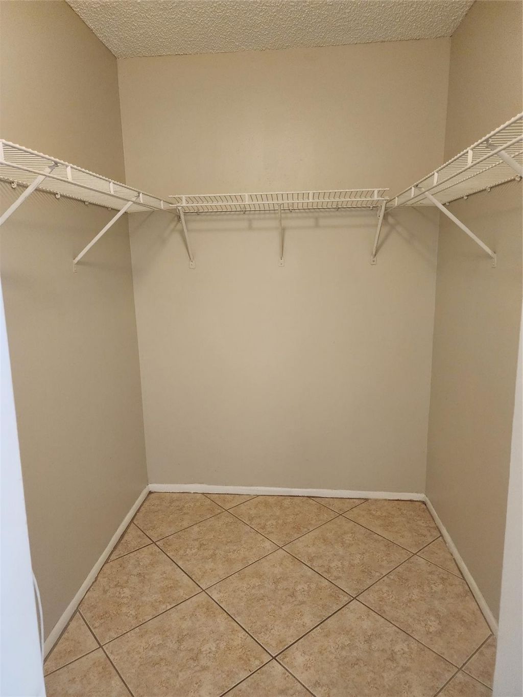 7630 Westwood Drive, Unit 328, Tamarac, FL 33321 Photo
