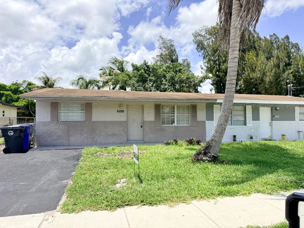 6885 SW 16th Court, North Lauderdale, FL 33068