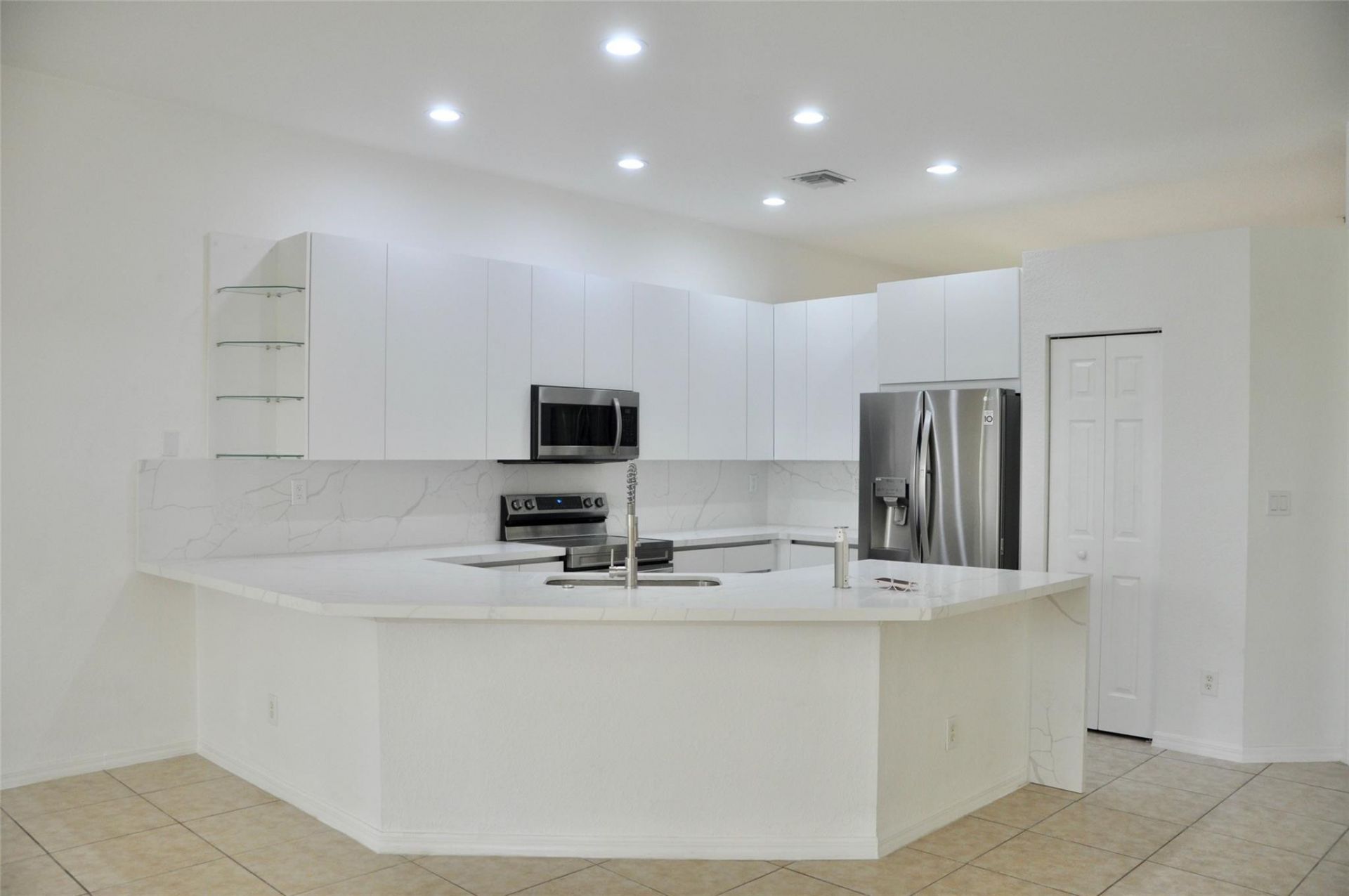 19496 S Whitewater Avenue, Weston, FL 33332 Photo