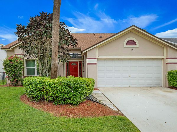 3570 Woods Walk Boulevard, Lake Worth, FL 33467