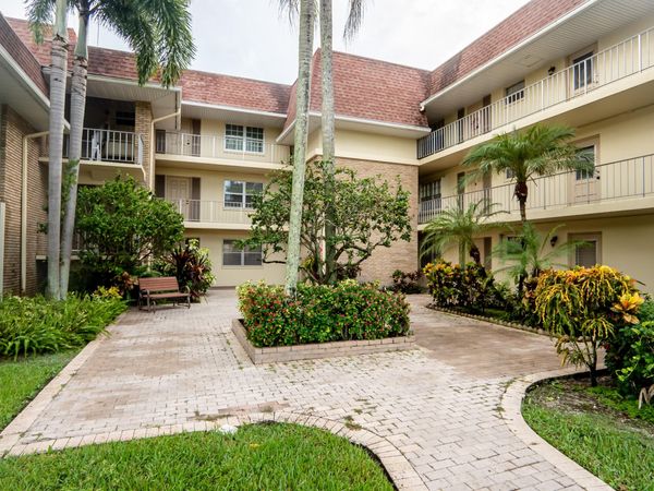 5570 Tamberlane Circle, Unit 130, Palm Beach Gardens, FL 33418
