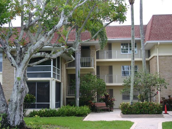 5570 Tamberlane Circle, Unit 130, Palm Beach Gardens, FL 33418