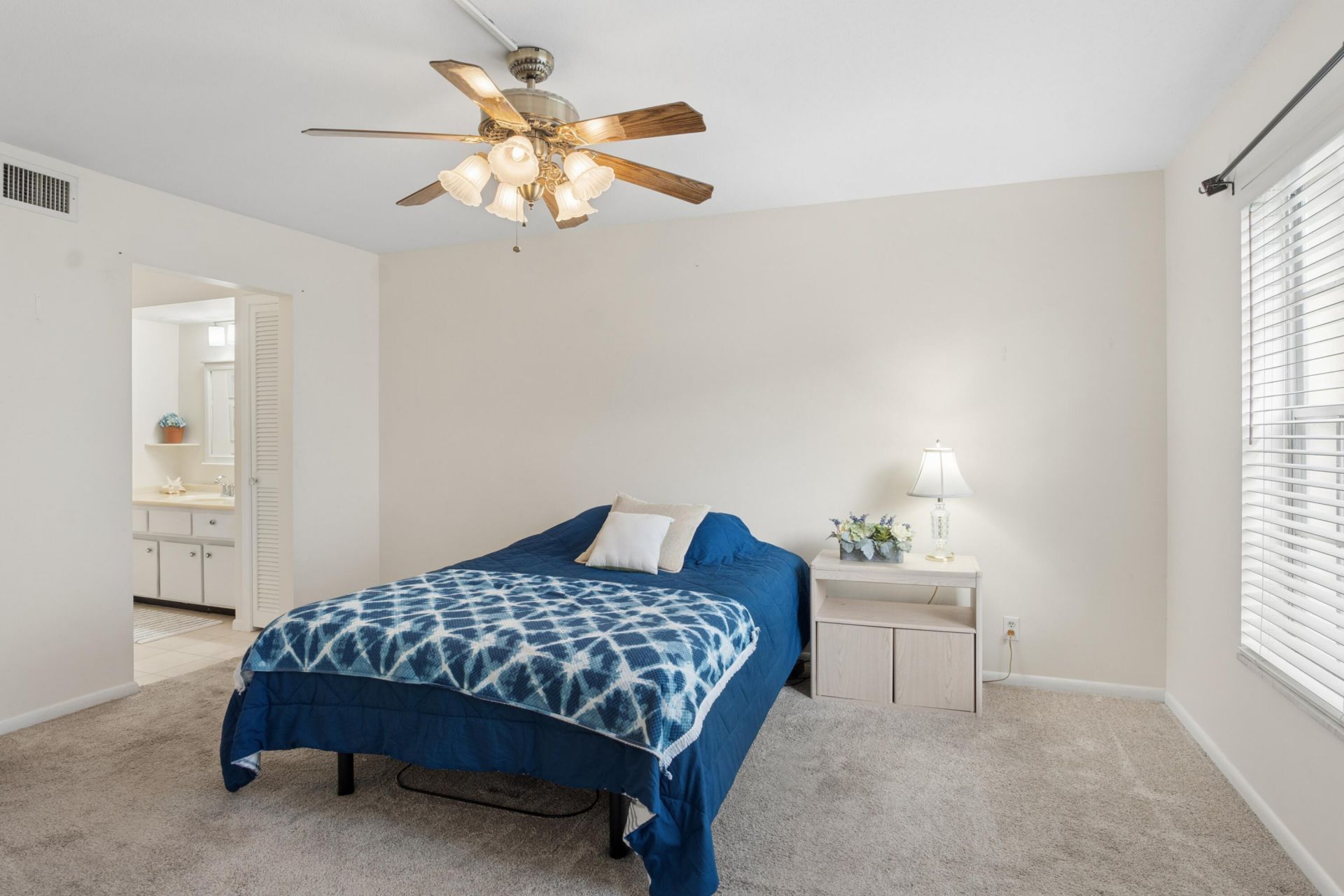 5570 Tamberlane Circle, Unit 130, Palm Beach Gardens, FL 33418 Photo