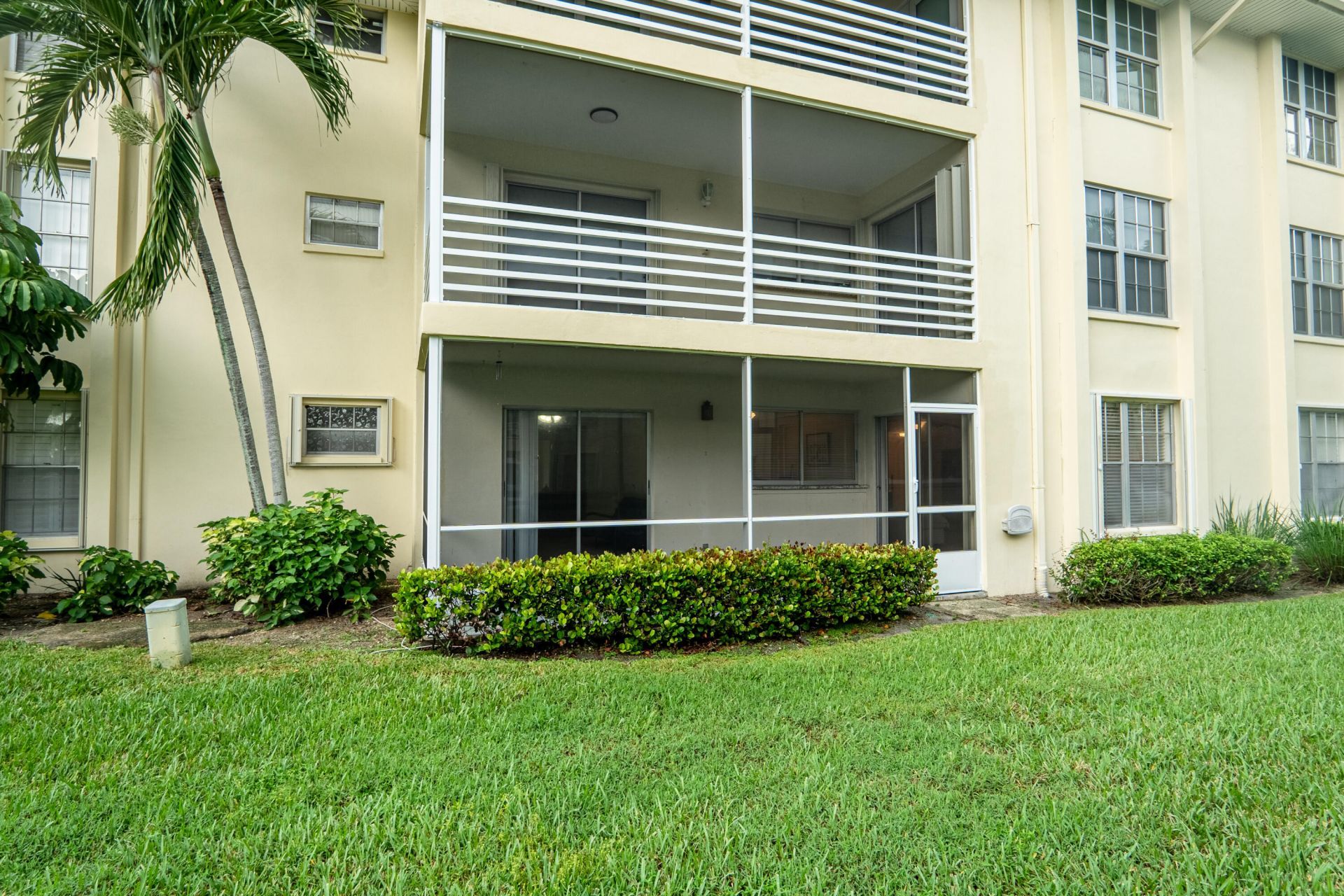 5570 Tamberlane Circle, Unit 130, Palm Beach Gardens, FL 33418 Photo