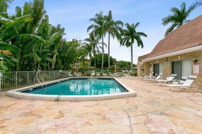 5570 Tamberlane Circle, Unit 130, Palm Beach Gardens, FL 33418 Photo