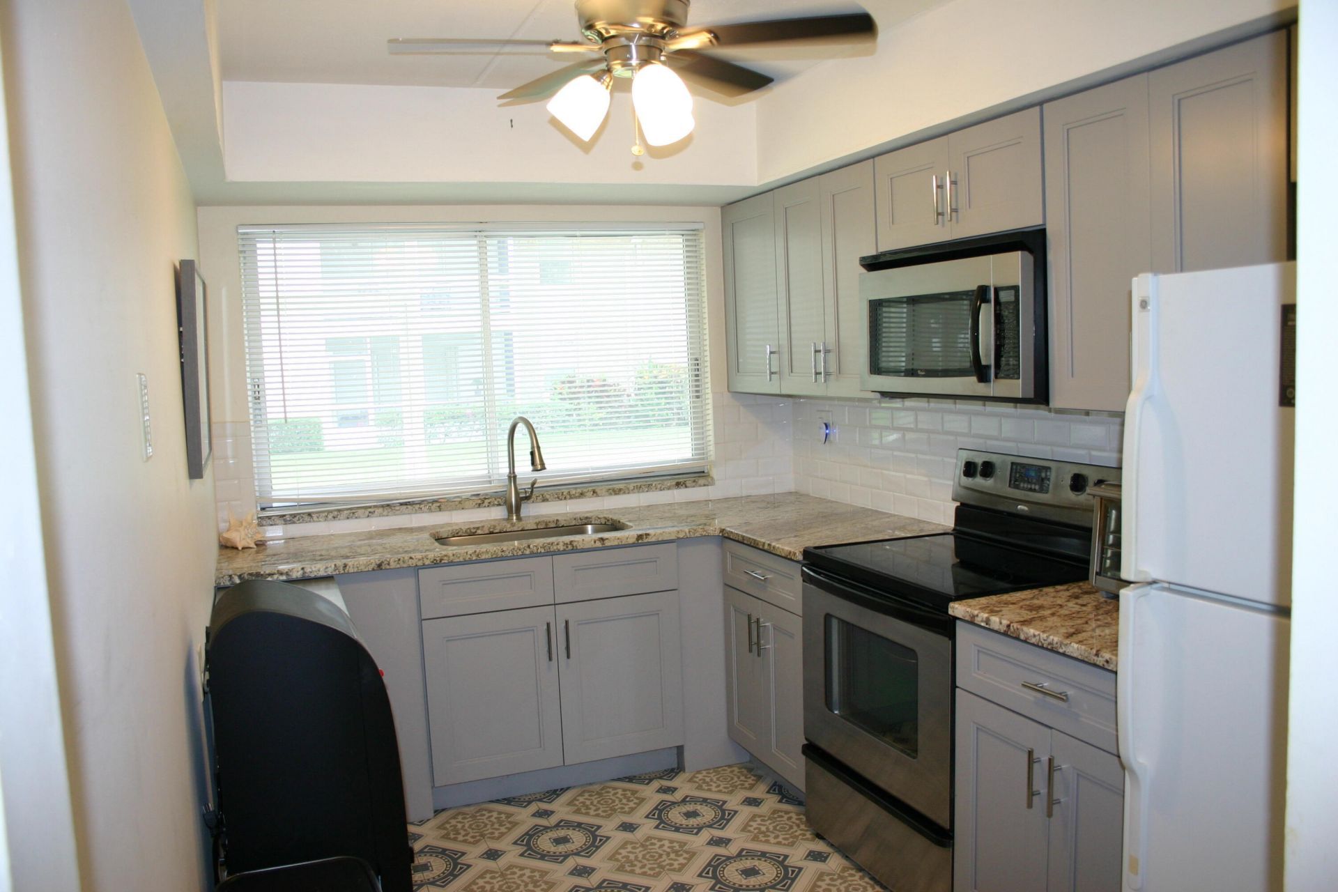 5570 Tamberlane Circle, Unit 130, Palm Beach Gardens, FL 33418 Photo