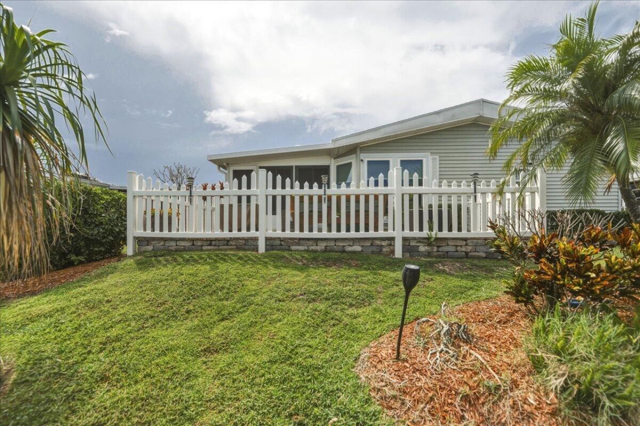8475 Filifera Court, Port Saint Lucie, FL 34952 Photo