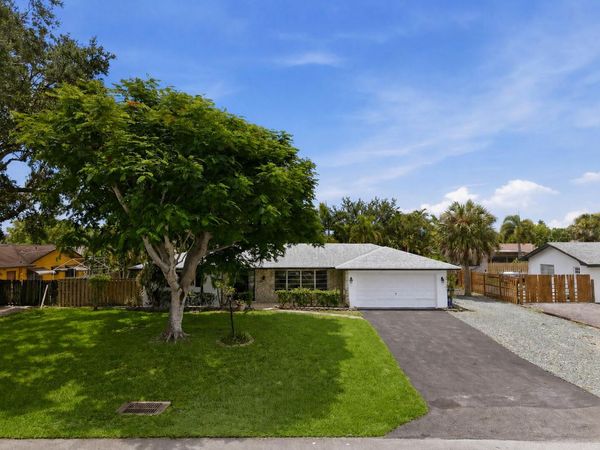 31 W Coconut Drive, Lake Worth, FL 33467