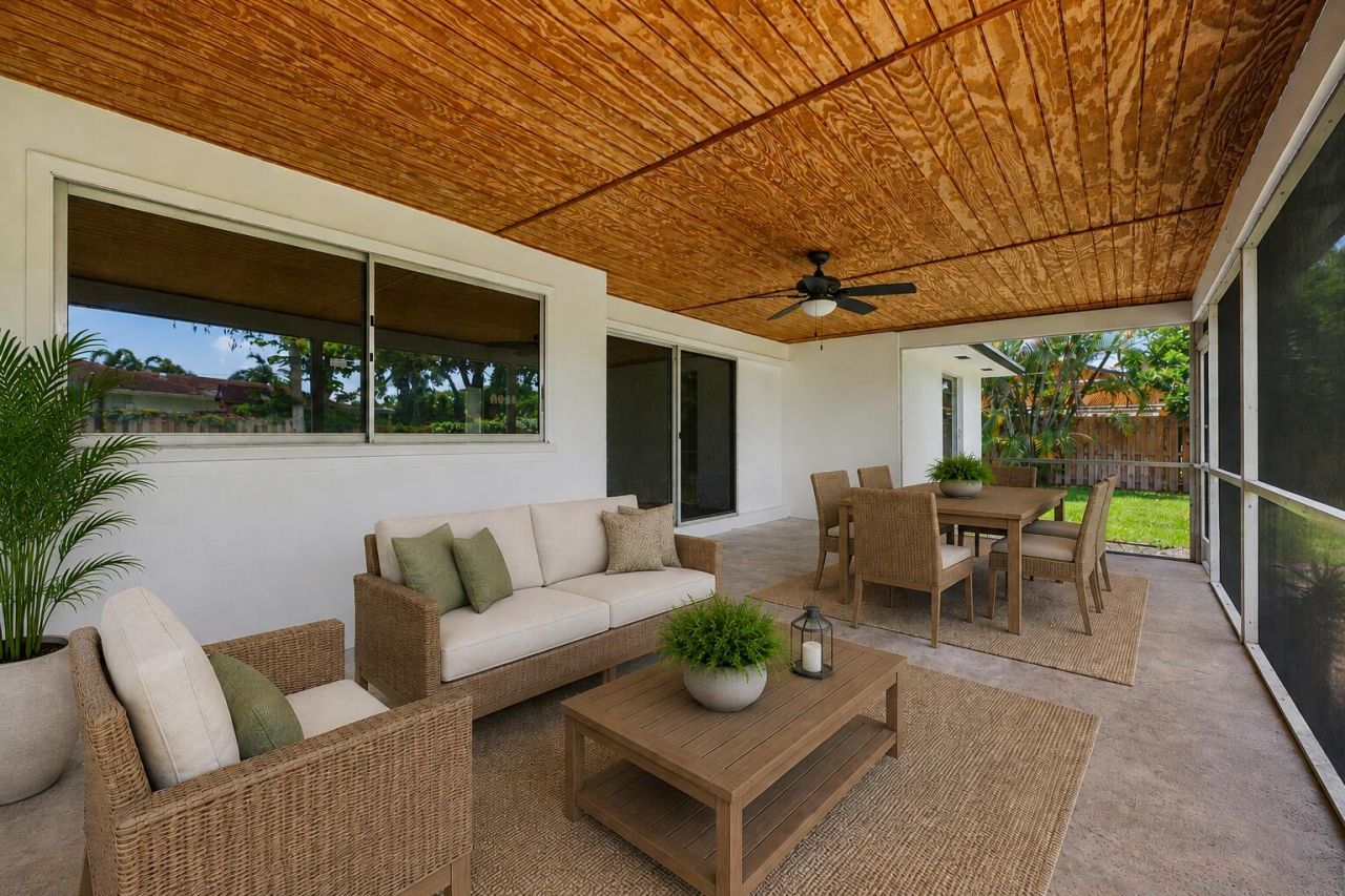 31 W Coconut Drive, Lake Worth, FL 33467 Photo