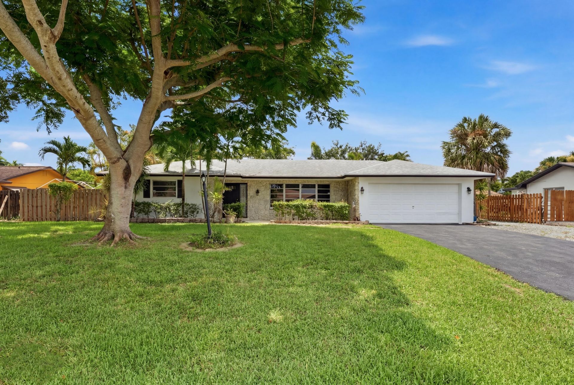 31 W Coconut Drive, Lake Worth, FL 33467 Photo