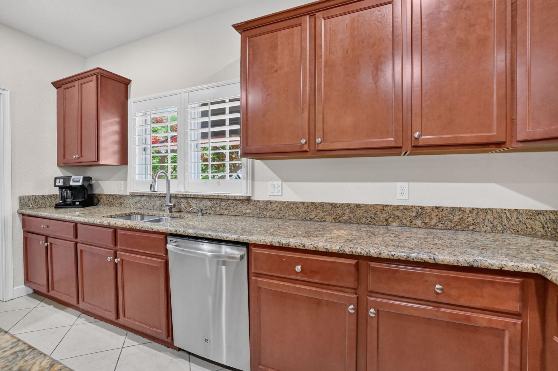27 NW Hawthorne Place, Boca Raton, FL 33432 Photo