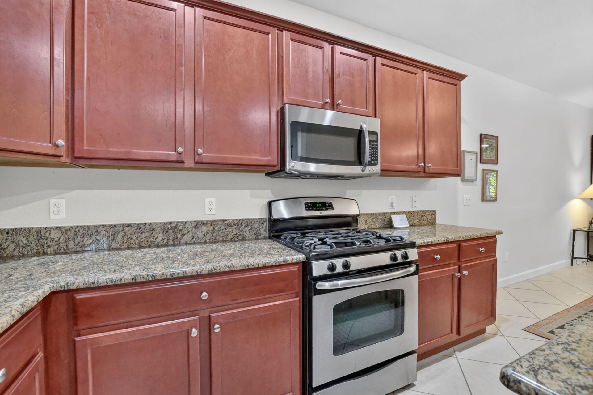 27 NW Hawthorne Place, Boca Raton, FL 33432 Photo