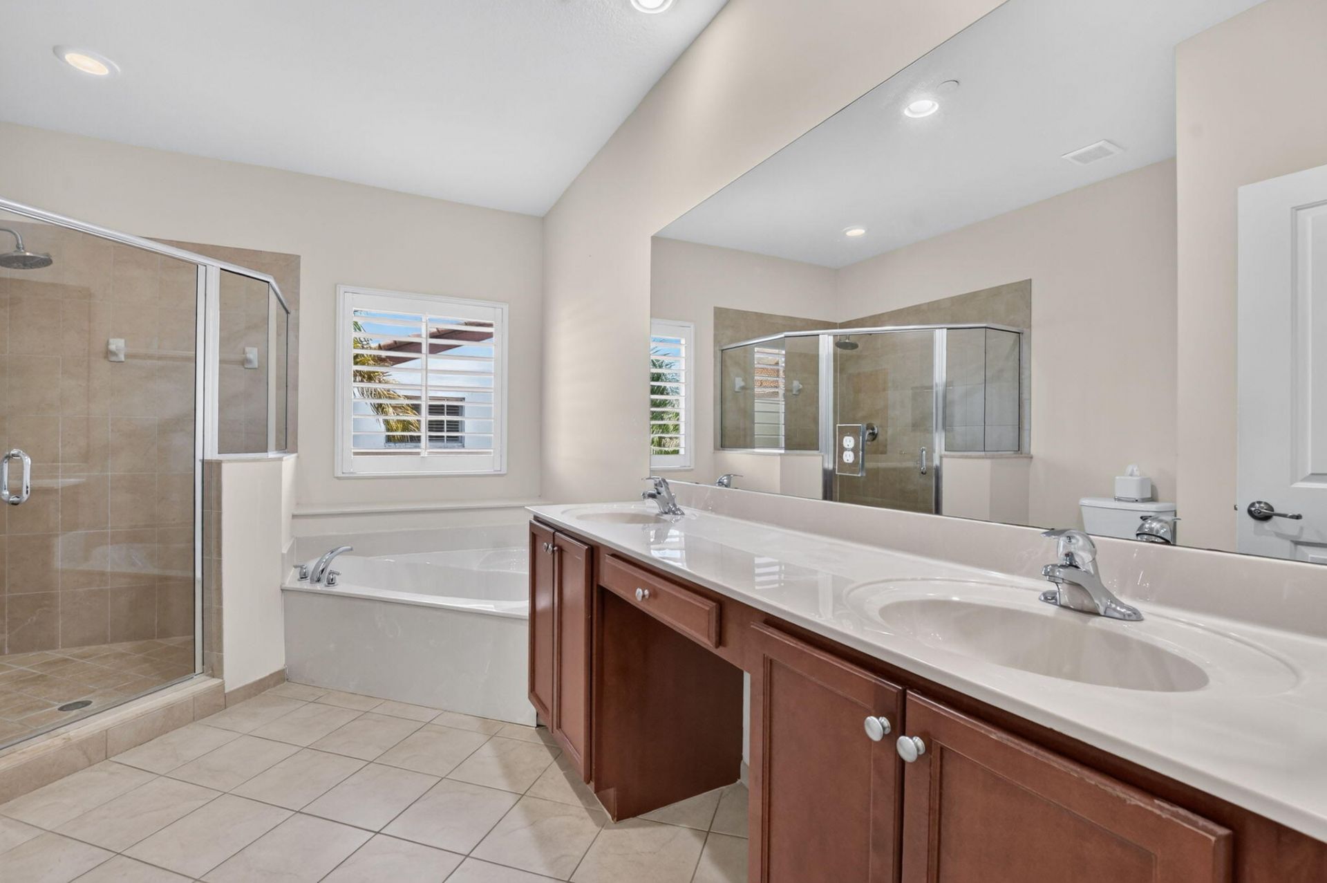 27 NW Hawthorne Place, Boca Raton, FL 33432 Photo