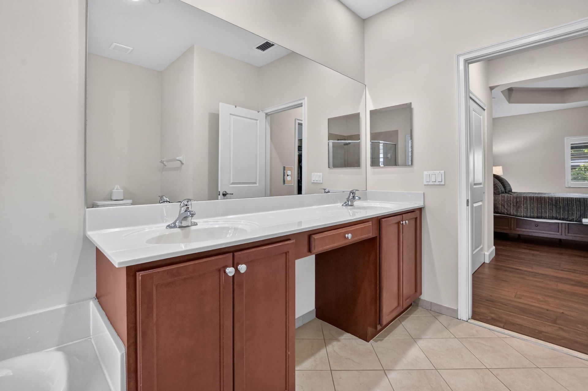 27 NW Hawthorne Place, Boca Raton, FL 33432 Photo