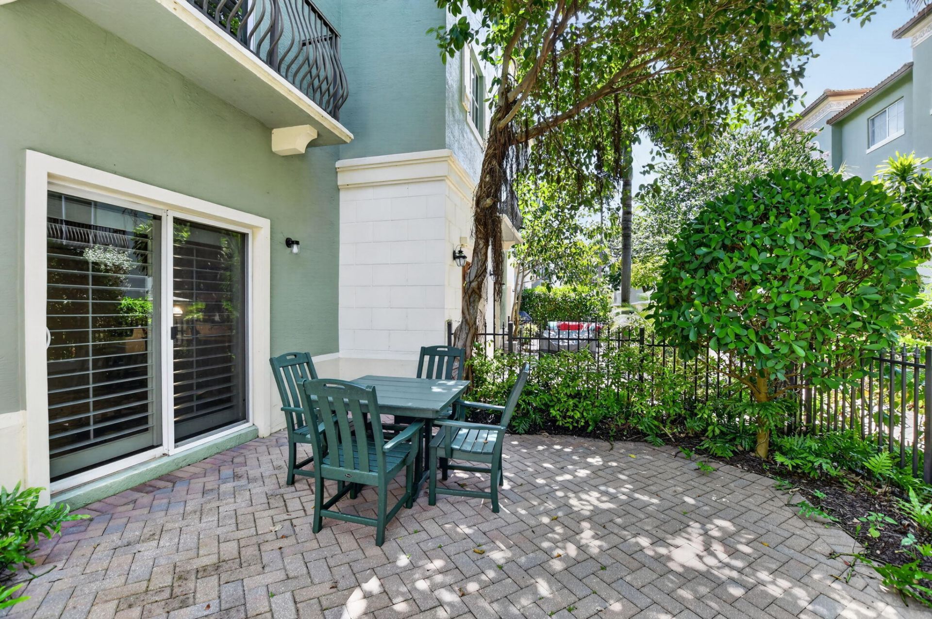27 NW Hawthorne Place, Boca Raton, FL 33432 Photo
