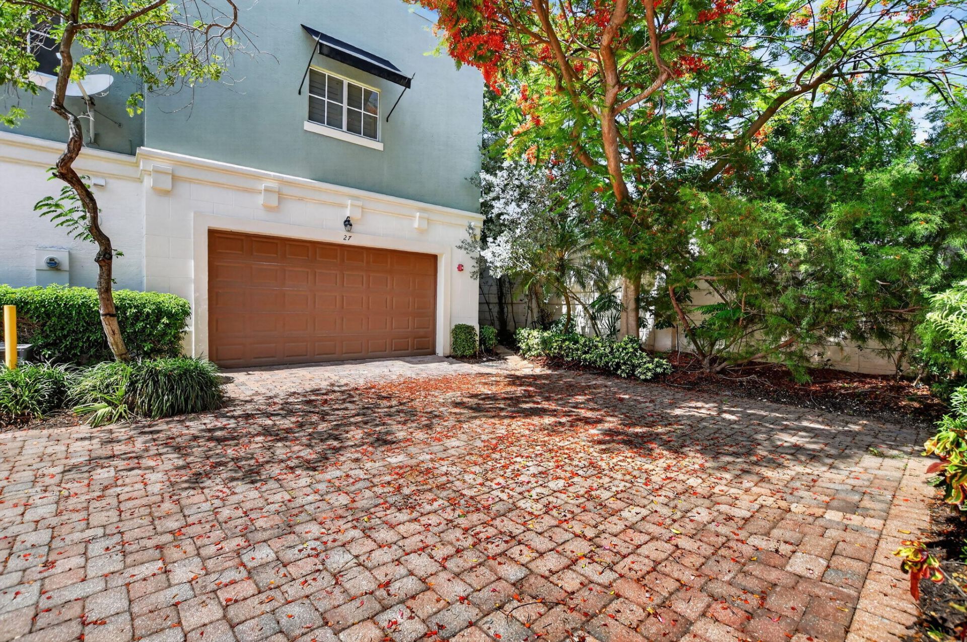 27 NW Hawthorne Place, Boca Raton, FL 33432 Photo
