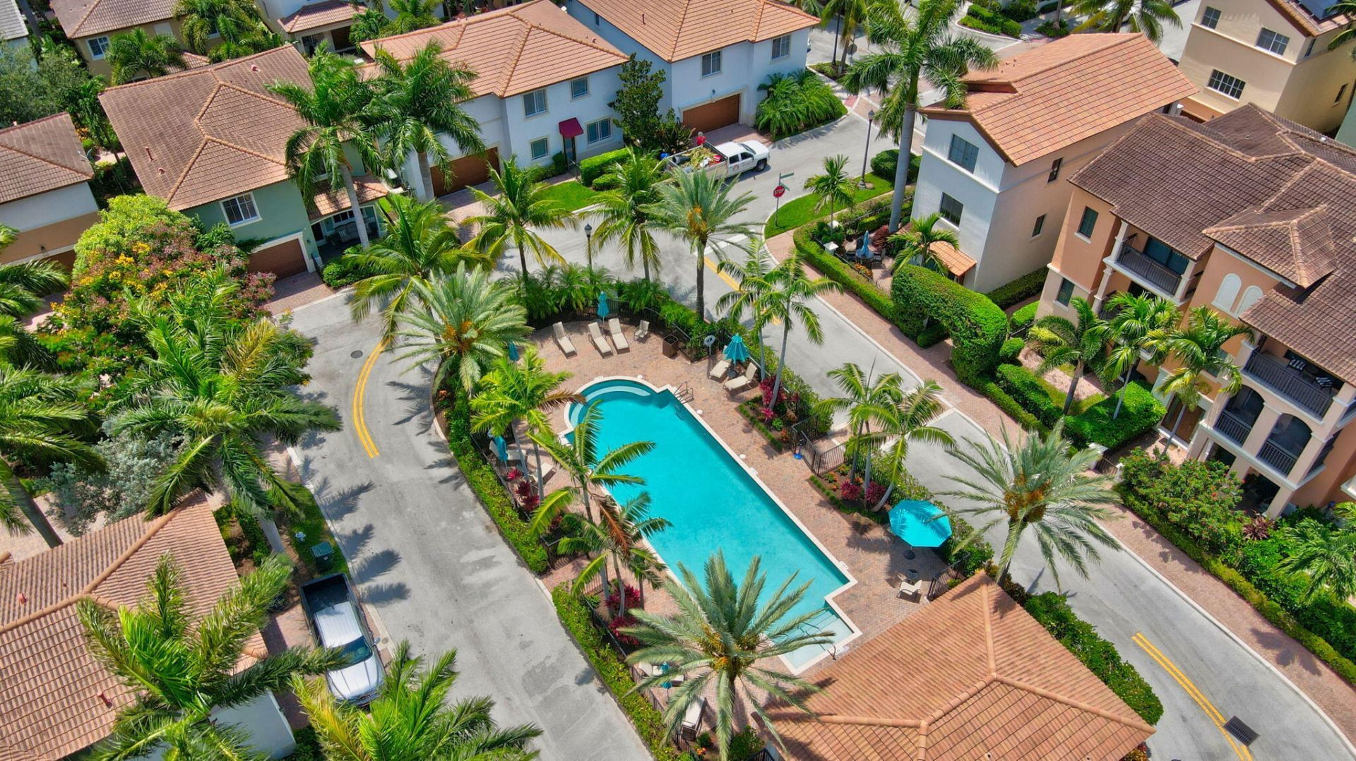 27 NW Hawthorne Place, Boca Raton, FL 33432 Photo